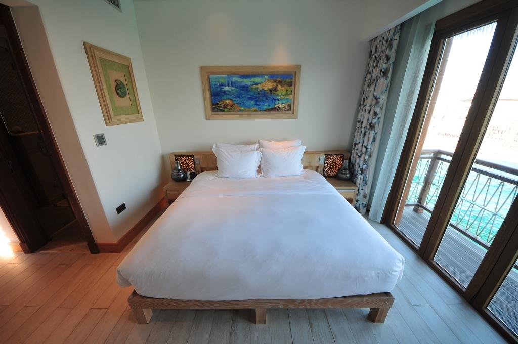 Banana Island Resort 3 bedroom water villa maids room 2