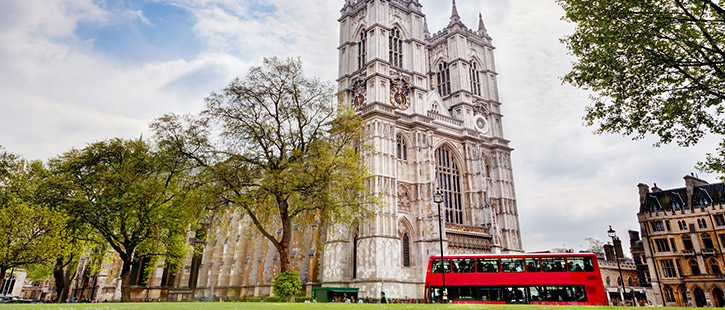 Westminster-Abbey,-London,-England-725x310px