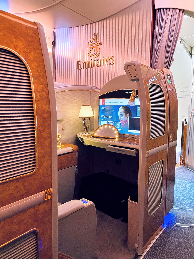 Emirates First Class Suite - Boeing 777